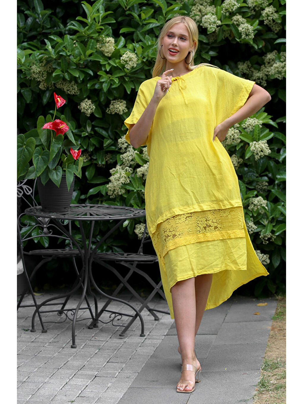 İtalyan Sarı Havuz Yaka Düşük Kol Dantelli Keten Dokuma Elbise-4