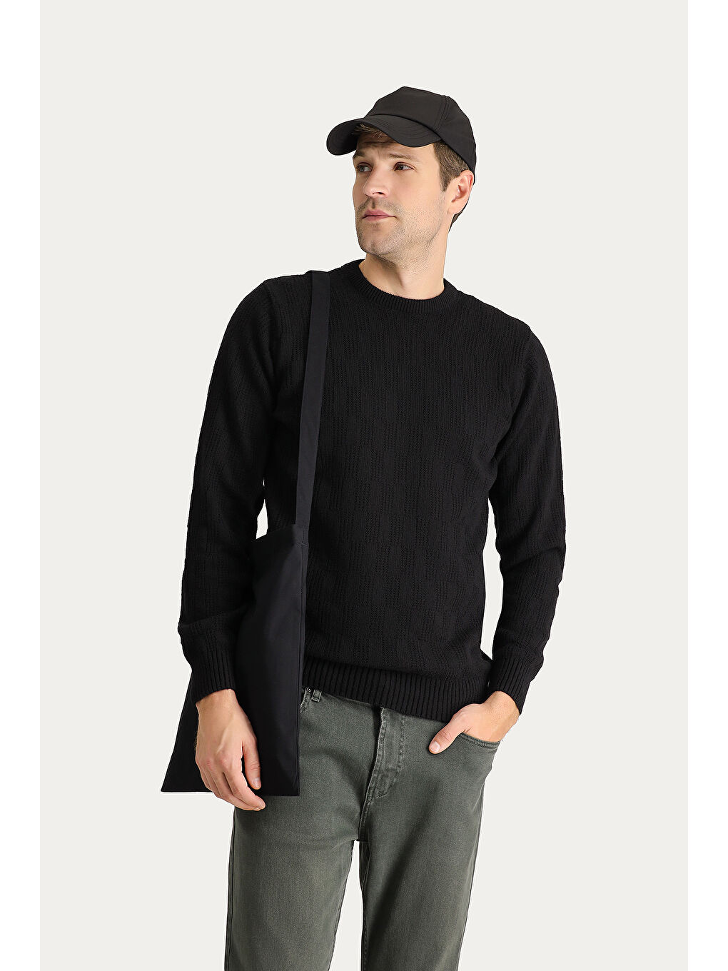 Siyah Bisiklet Yaka Regular Fit Yünlü Düz Triko Kazak-1