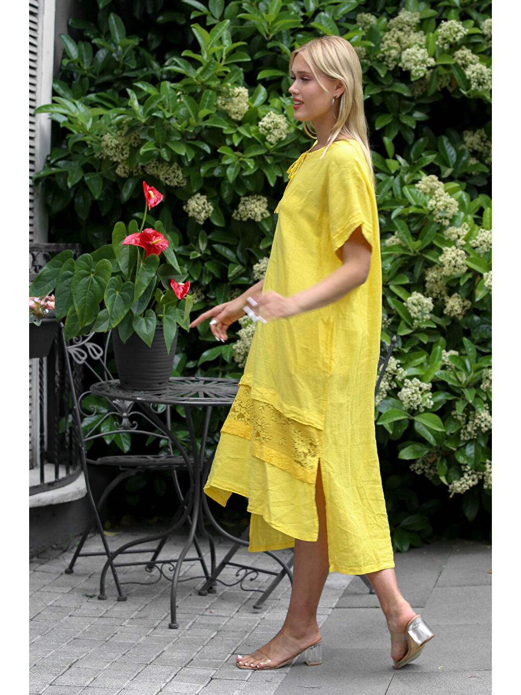 İtalyan Sarı Havuz Yaka Düşük Kol Dantelli Keten Dokuma Elbise-6