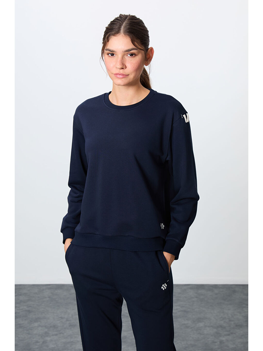 İndigo Kompakt Pamuklu Kalın Pürüzsüz Dokulu O Yaka Oversize Fit Kadın Eşofman Takım - 95341-1