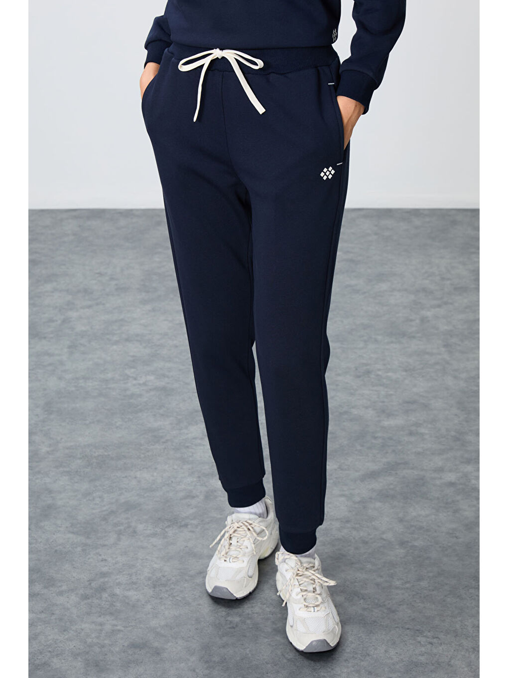 İndigo Kompakt Pamuklu Kalın Pürüzsüz Dokulu O Yaka Oversize Fit Kadın Eşofman Takım - 95341-3