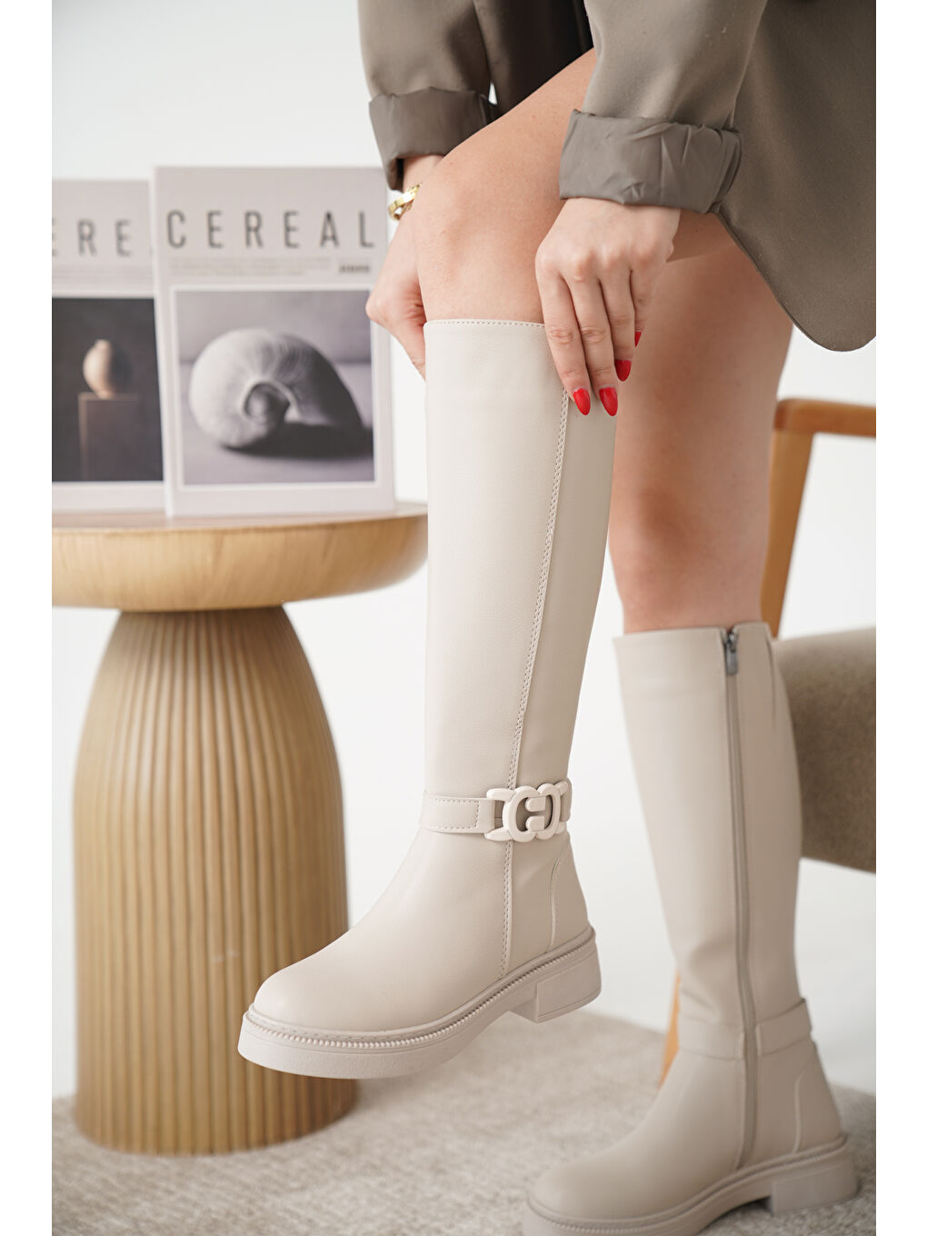 Bej D942 Soğuk Geçirmez Kışlık Kadın Çizme-1