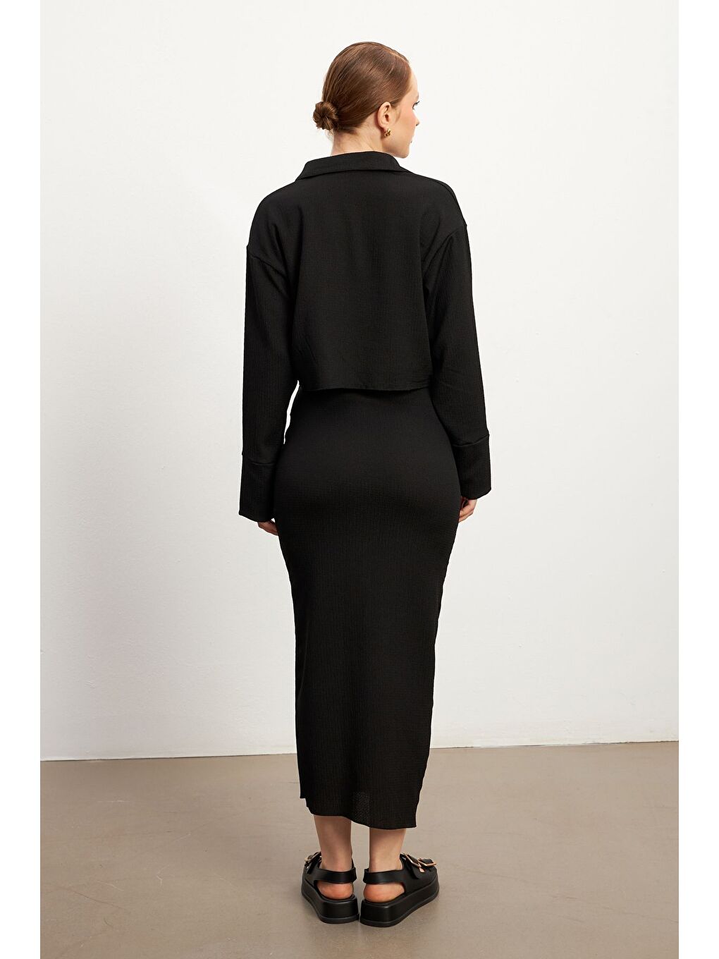 Kadın Siyah Uzun Kollu Gömlek Yırtmaçlı Etek Krinkıl Takım-4