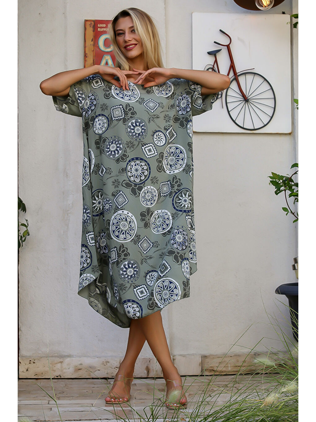 İtalyan Haki Yuvarlak Yaka Kısa Kol Desenli Dokuma Elbise-4