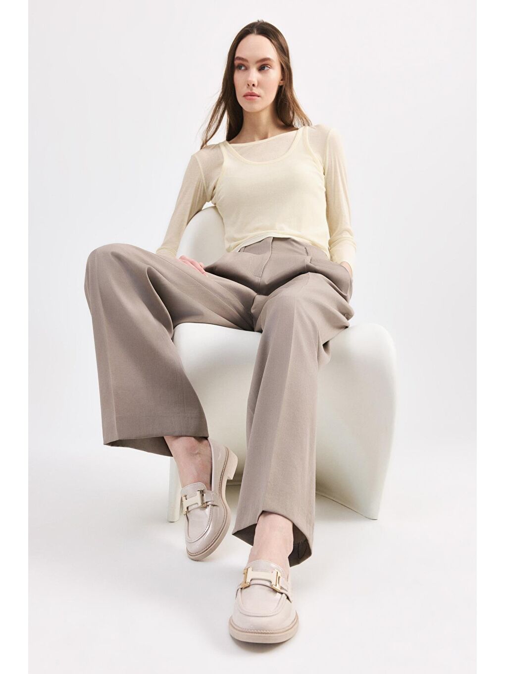 Kadın Rugan Bej Tokalı Klasik Loafer-2