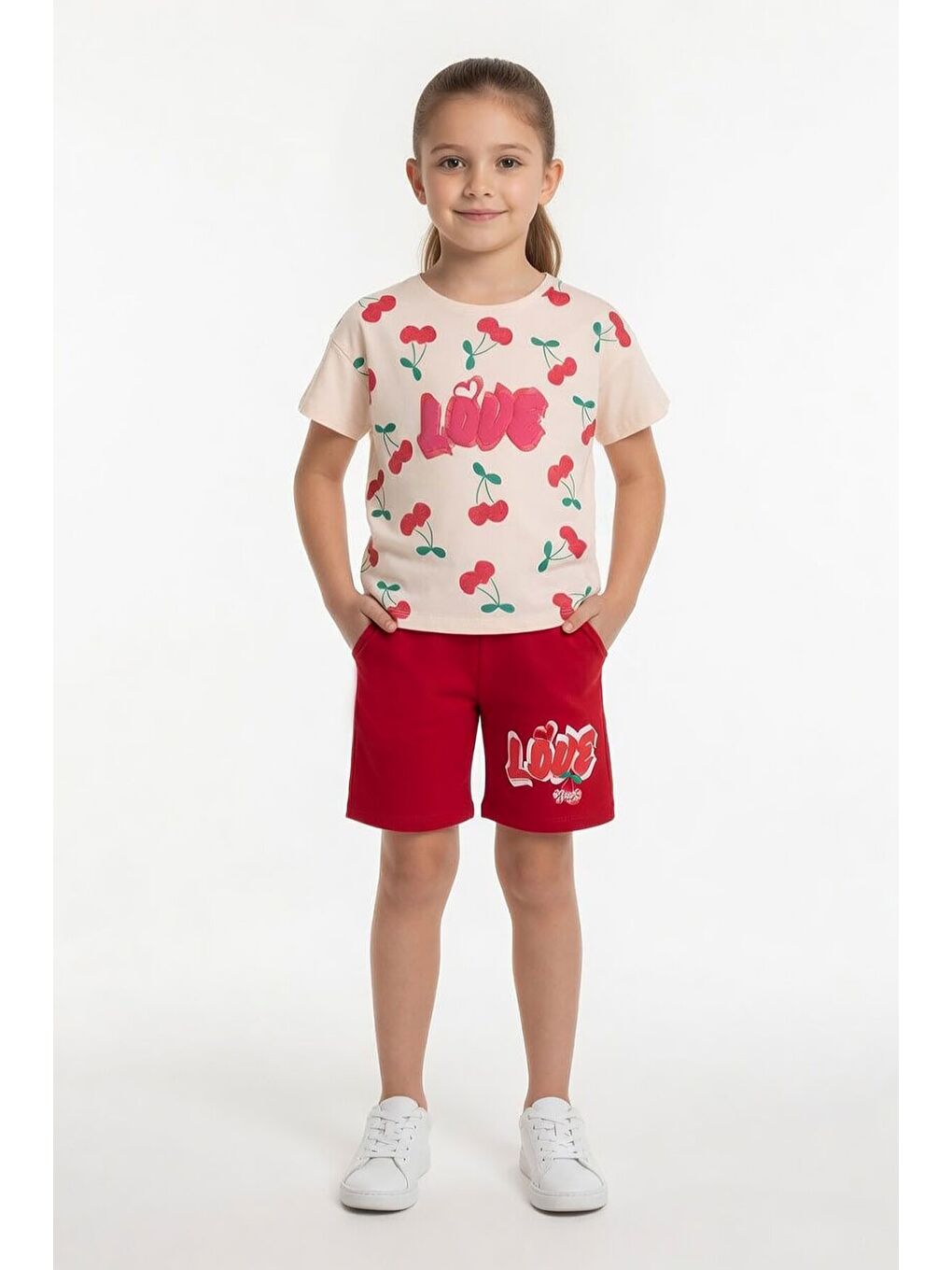 Kırmızı Kiraz Desenli Love Yazılı Tişörtlü Kız Çocuk Şortlu Takım 23897-1
