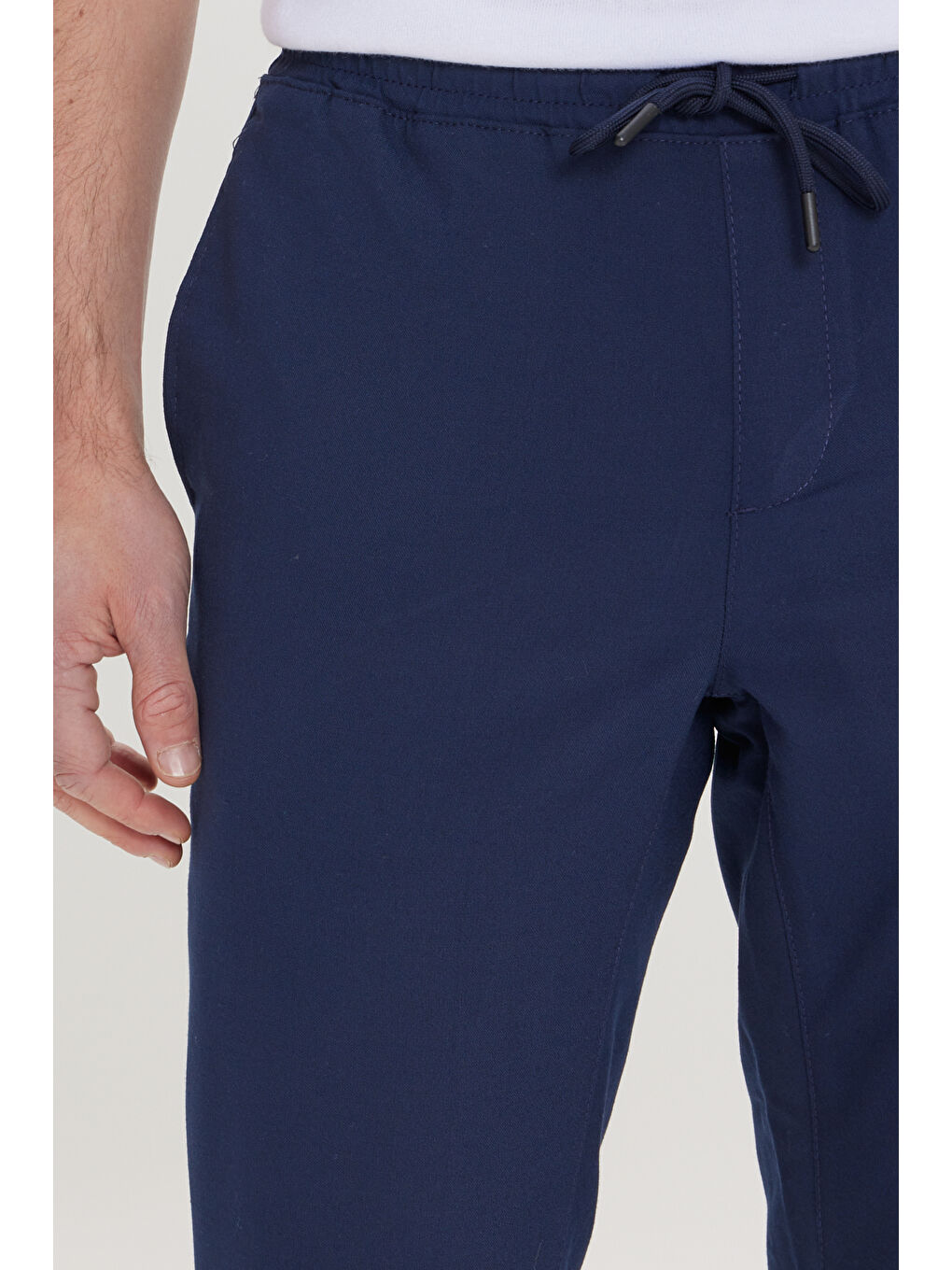 Erkek Lacivert Slim Fit Rahat Kesim Beli Bağlamalı Yan Cepli Jogger Pantolon-4