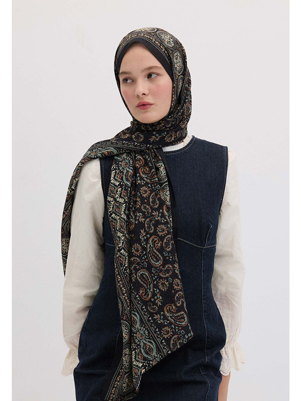 Irene Desen Şal Siyah