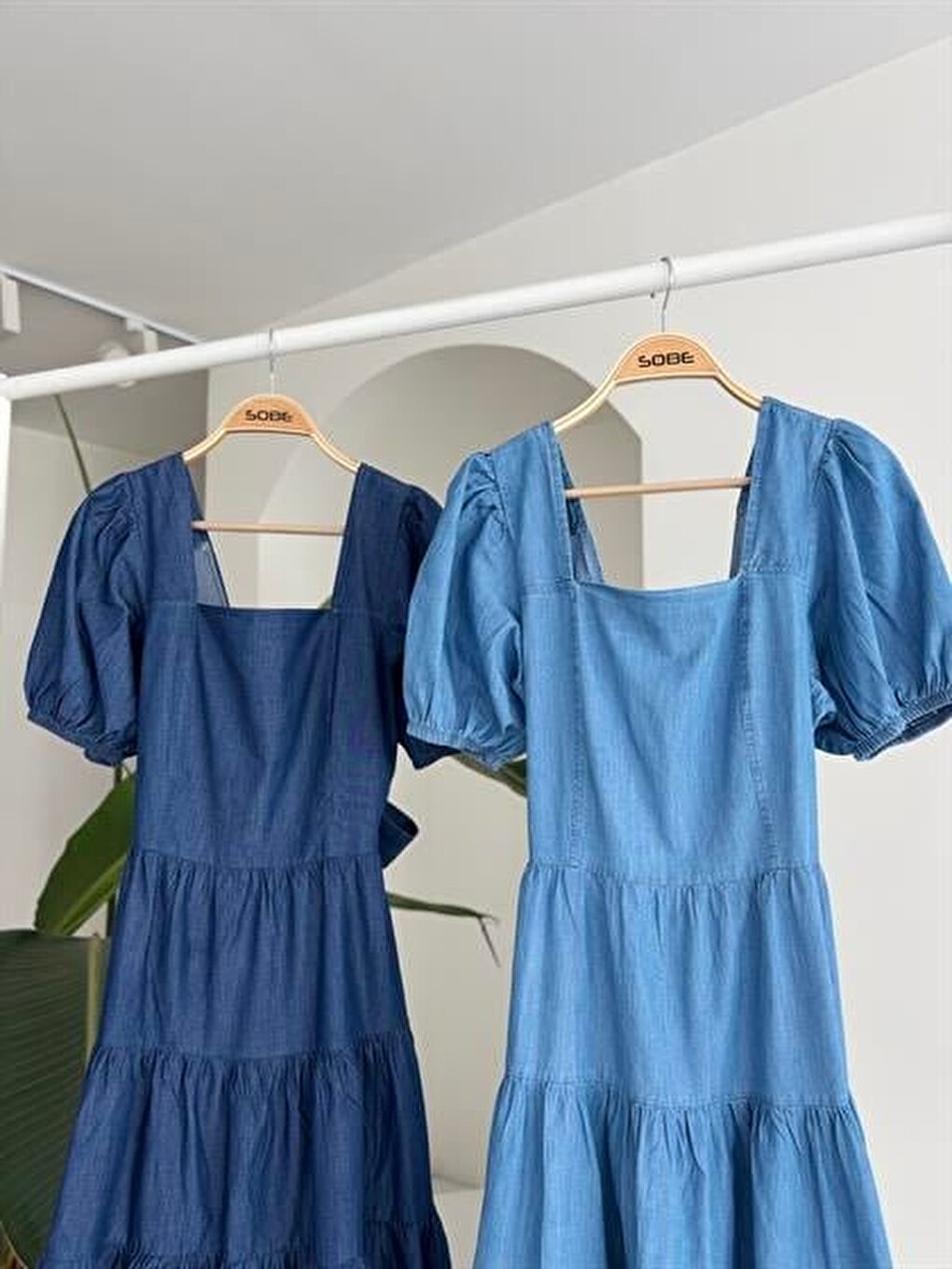 Mavi Kare Yakalı Ve Gipe Detaylı Elbise 2883-8