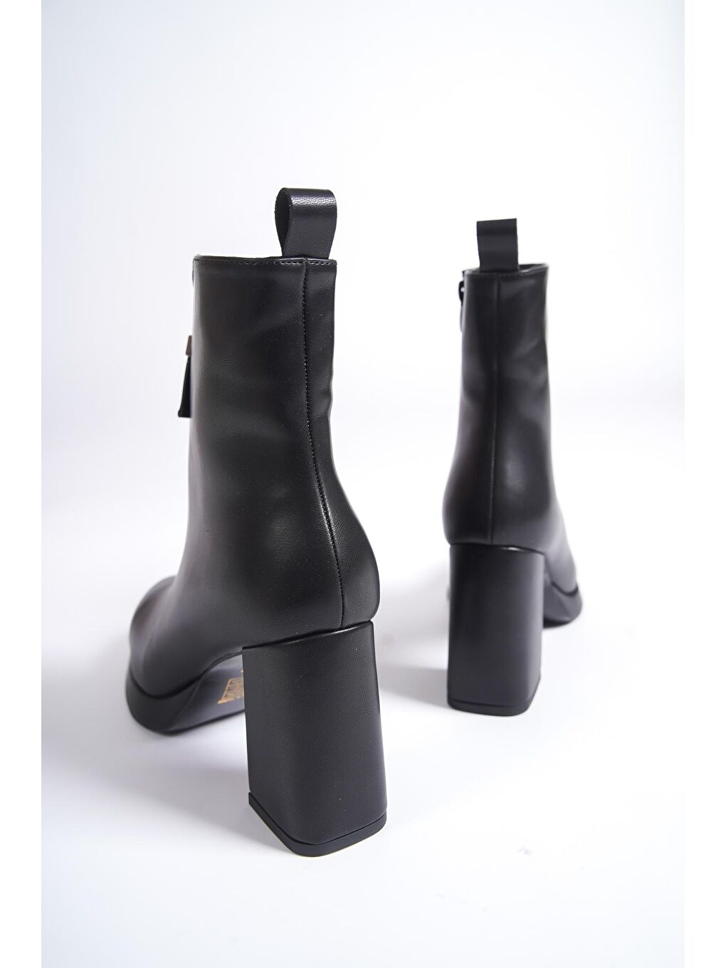 Siyah Yuvarlak Burunlu Önden Fermuarlı Kadın Platform Bot-4