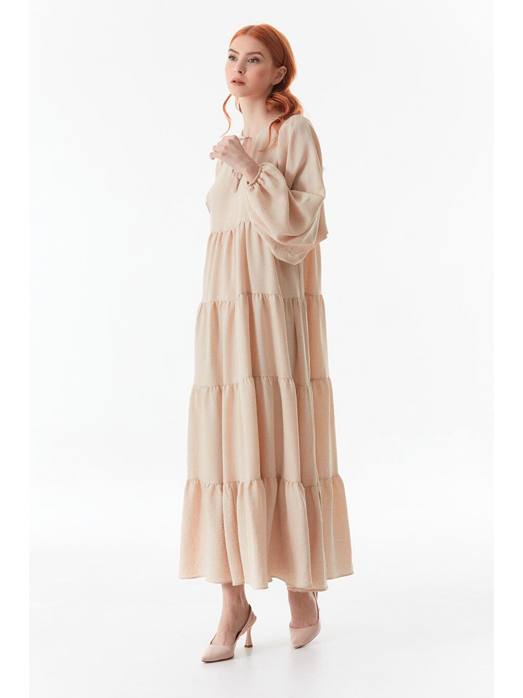 Bej Yakası Bağlamalı V Yaka Elbise-1