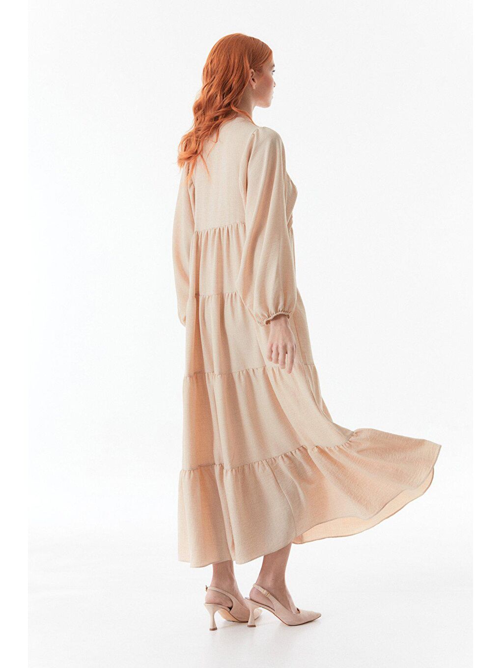 Bej Yakası Bağlamalı V Yaka Elbise-4