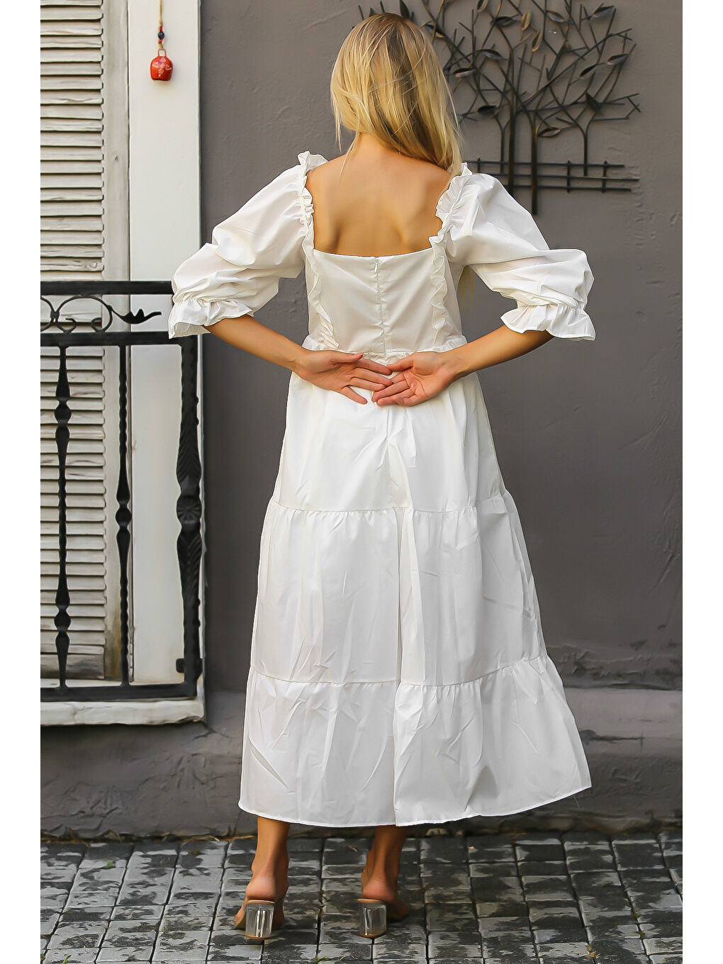 Beyaz Kare Yaka Balon Kol Düz Renk Brodeli Nakışlı Dokuma Elbise-7