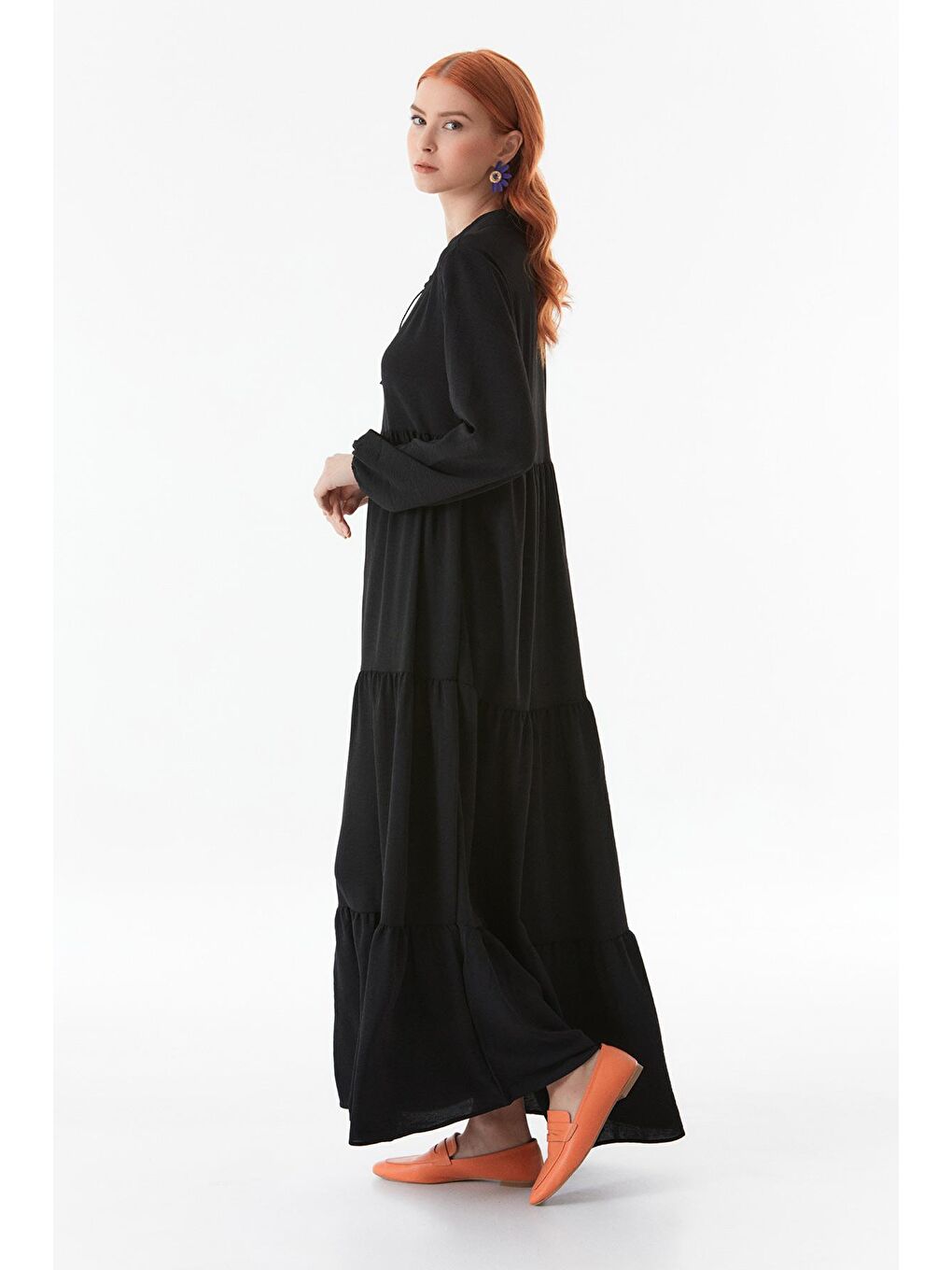 Siyah Yakası Bağlamalı Büyük Beden Elbise-2