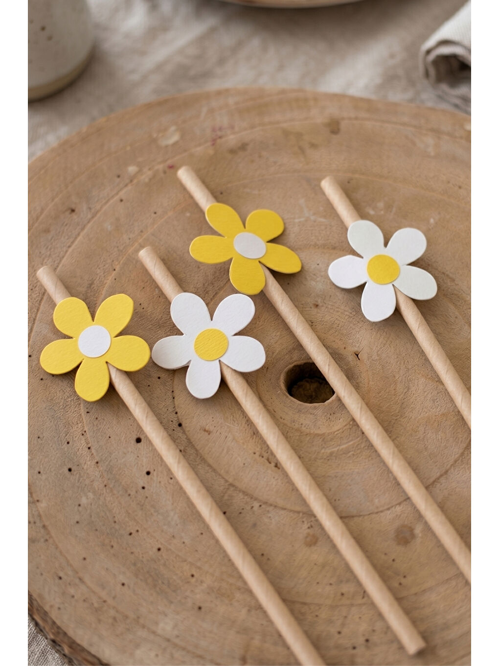 Karışık Çok Renkli 8'li Papatya Figürlü Kağıt Parti Pipeti-1