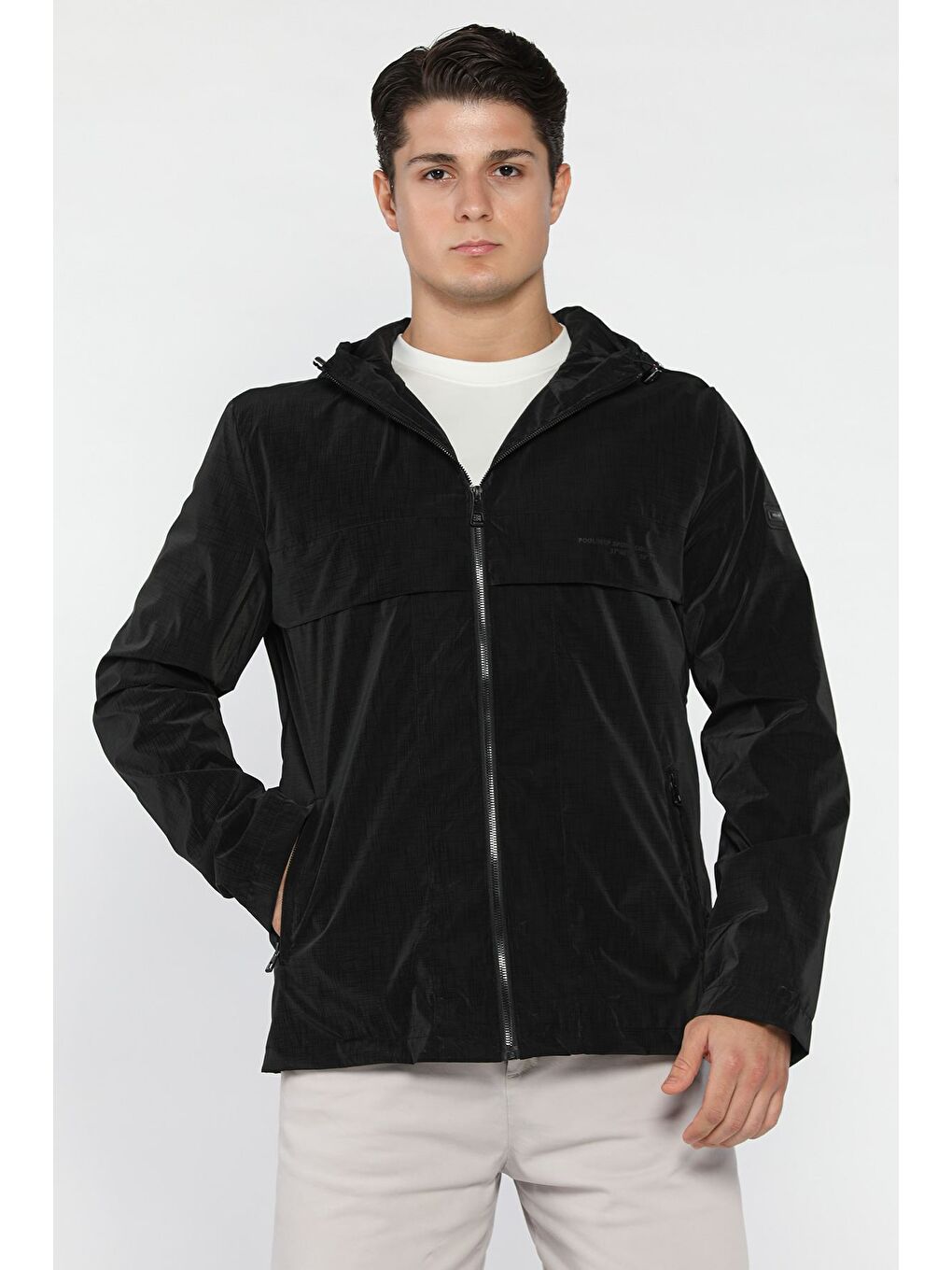 Siyah Erkek Kapüşonlu Astarlı Mevsimlik Mont-1