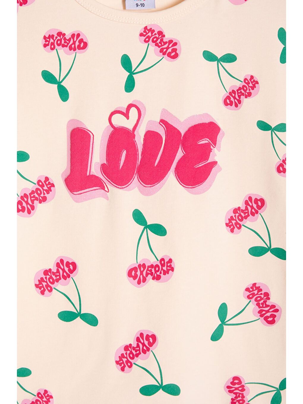 Pembe Kiraz Desenli Love Yazılı Tişörtlü Kız Çocuk Şortlu Takım 23896-4