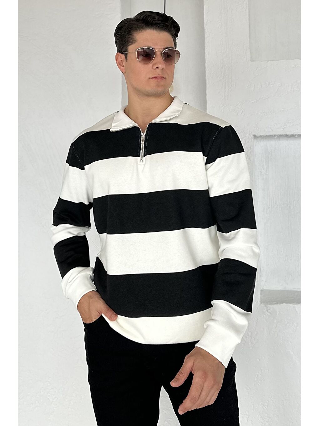 Siyah Yarım Fermuarlı Renk Garnili Erkek Sweatshirt