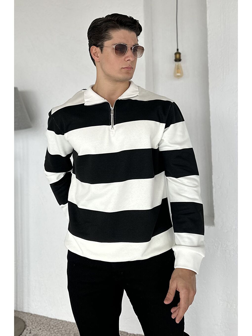 Siyah Yarım Fermuarlı Renk Garnili Erkek Sweatshirt-1
