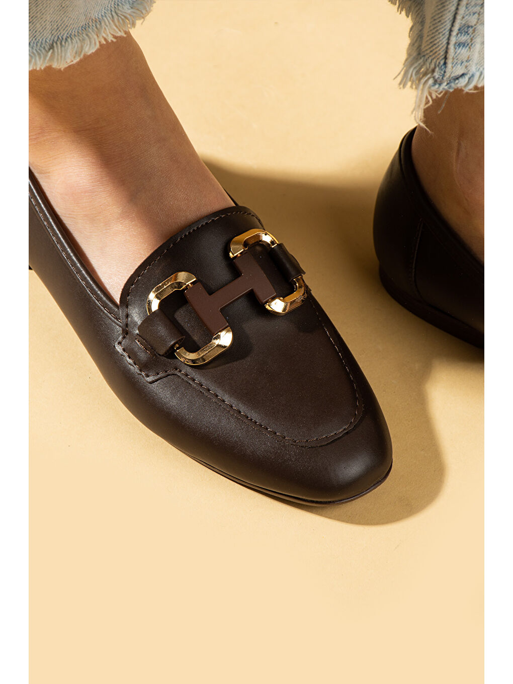 Kahverengi H Toka Detaylı Anatomik Taban Kadın Babet 57-36-25-2