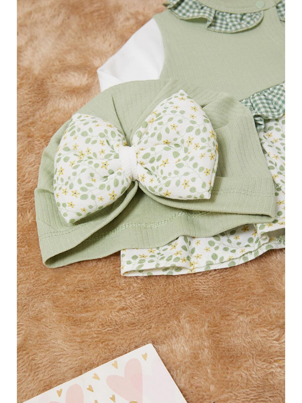 Yeşil Yaprak Desenli Fiyonklu Şapkalı Kız Bebek Yenidoğan 3'lü Takım 17623-3