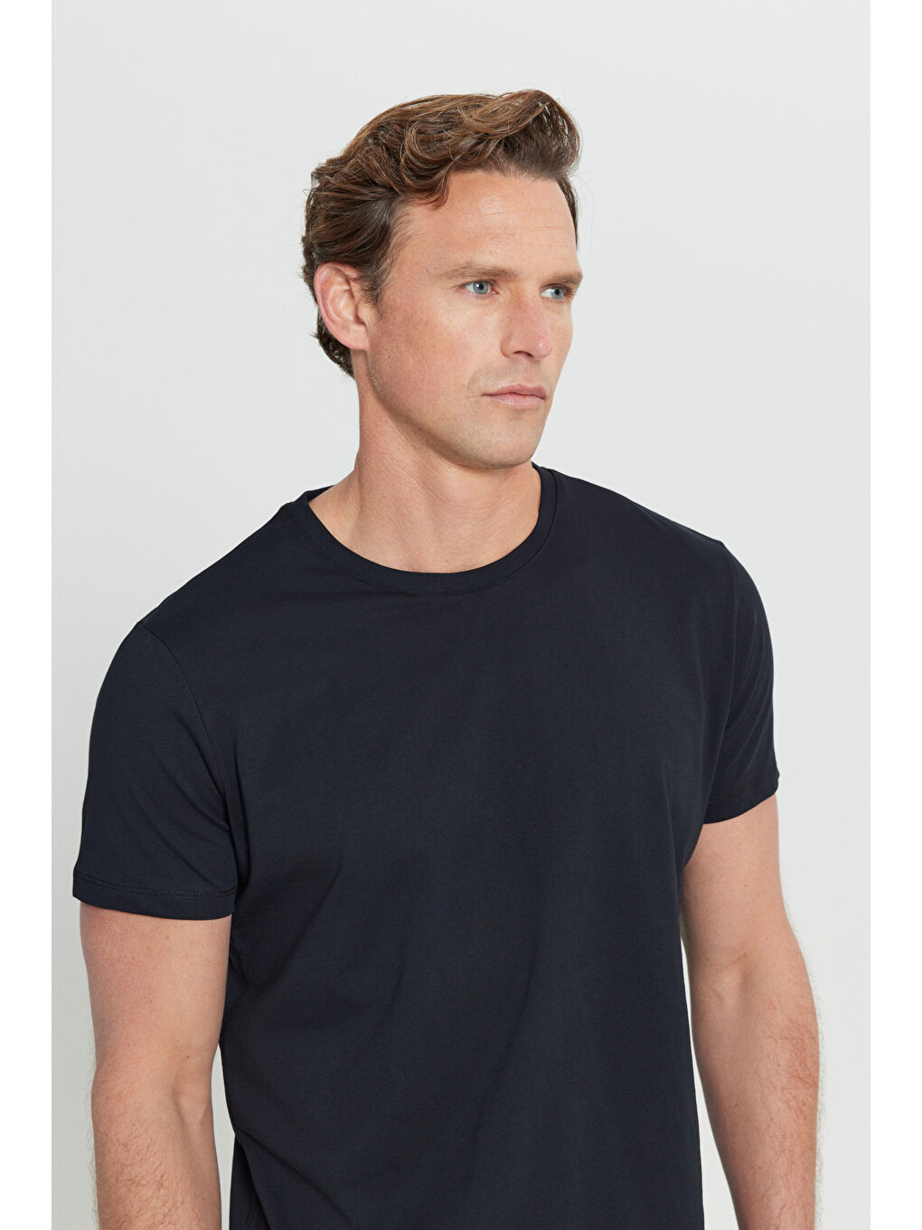 Erkek Siyah Slim Fit Dar Kesim %100 Pamuk Bisiklet Yaka Kısa Kollu Tişört-5