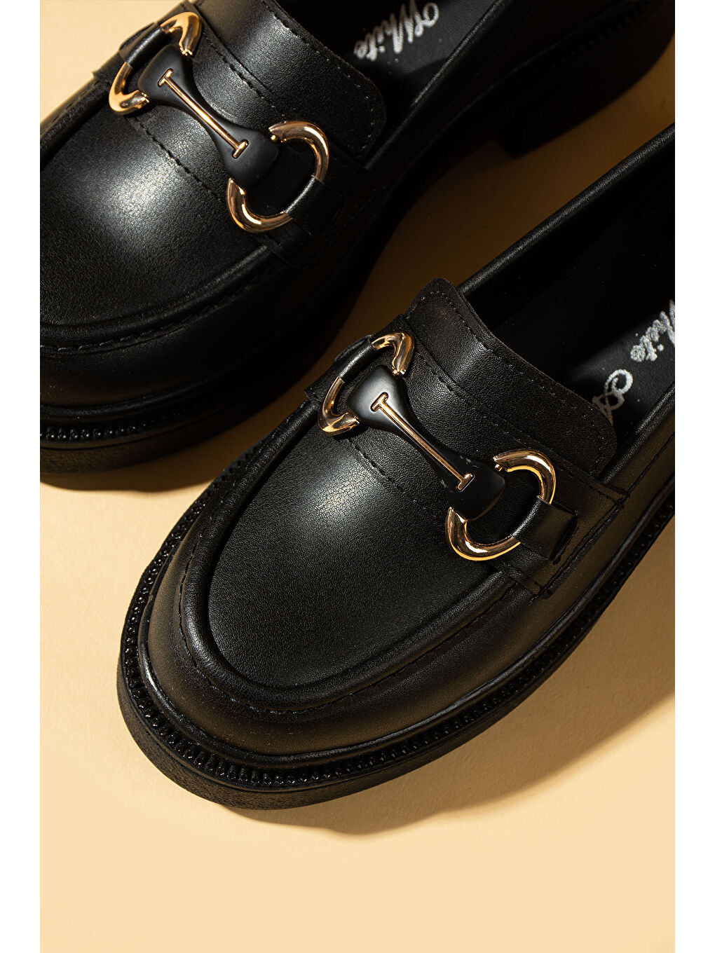 Siyah Yüksek Taban Toka Detaylı Kadın Loafer 43-1803-25Cilt-3