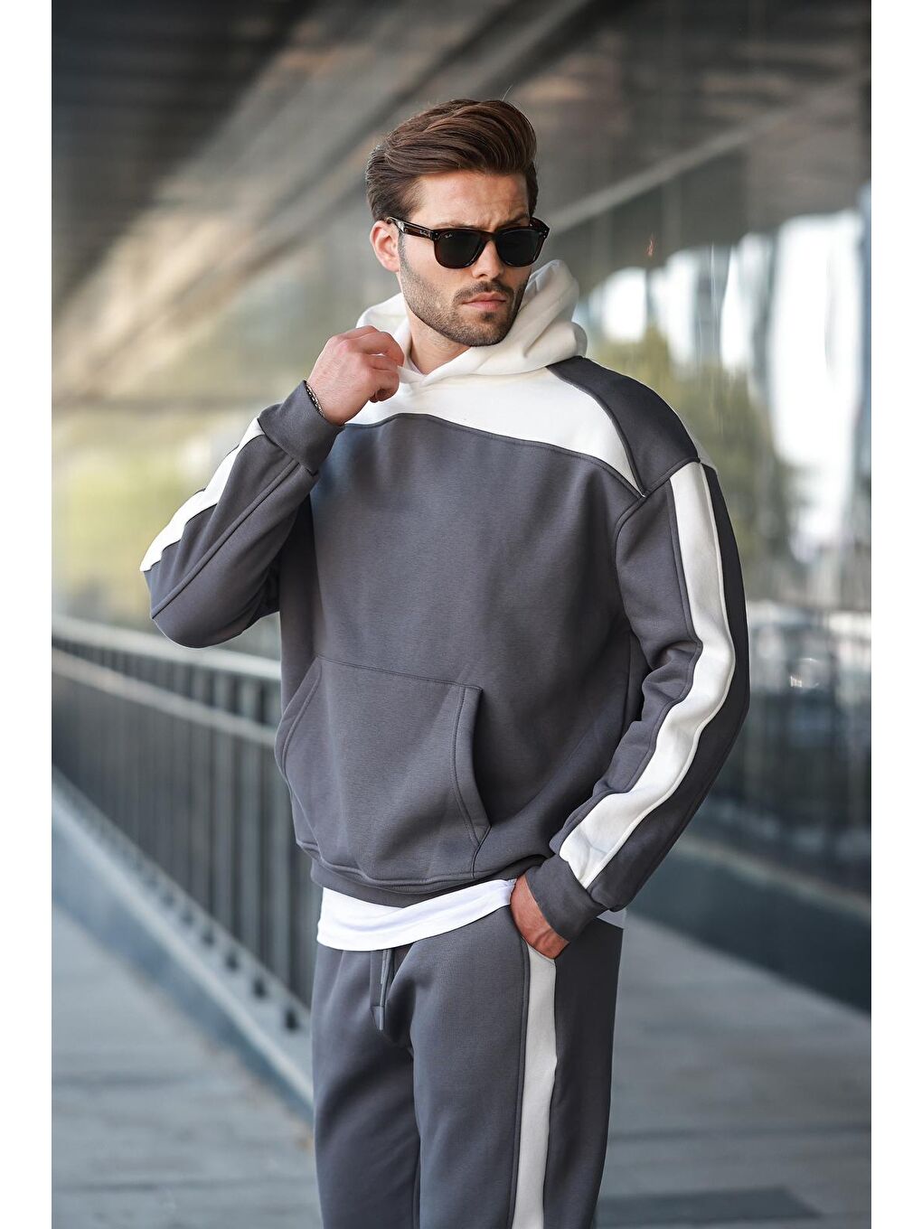 Gri Füme Kapüşonlu Şerit Detaylı Erkek Eşofman Takımı E7326-3