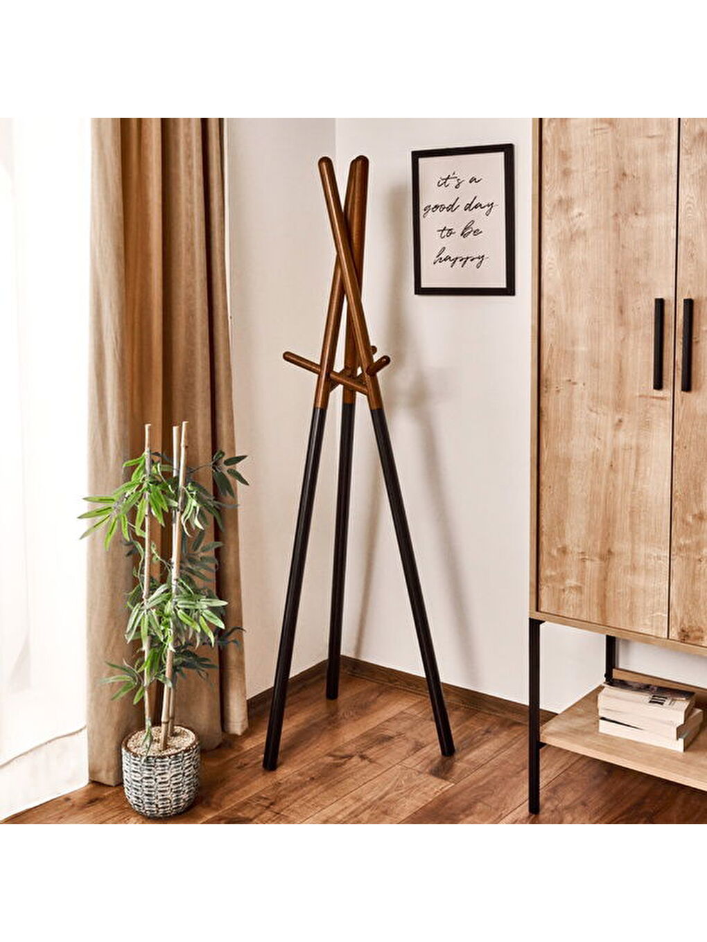 Kahverengi Tripod Ayaklı Askılık - Ceviz / Siyah - 164 cm