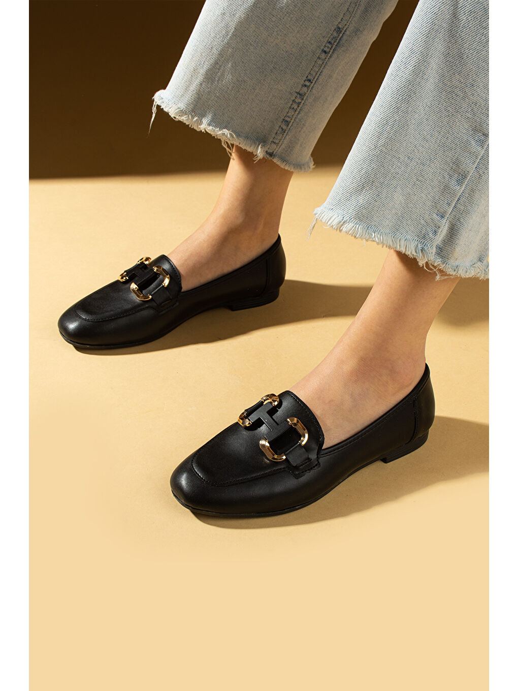 Siyah H Toka Detaylı Anatomik Taban Kadın Babet 57-36-25