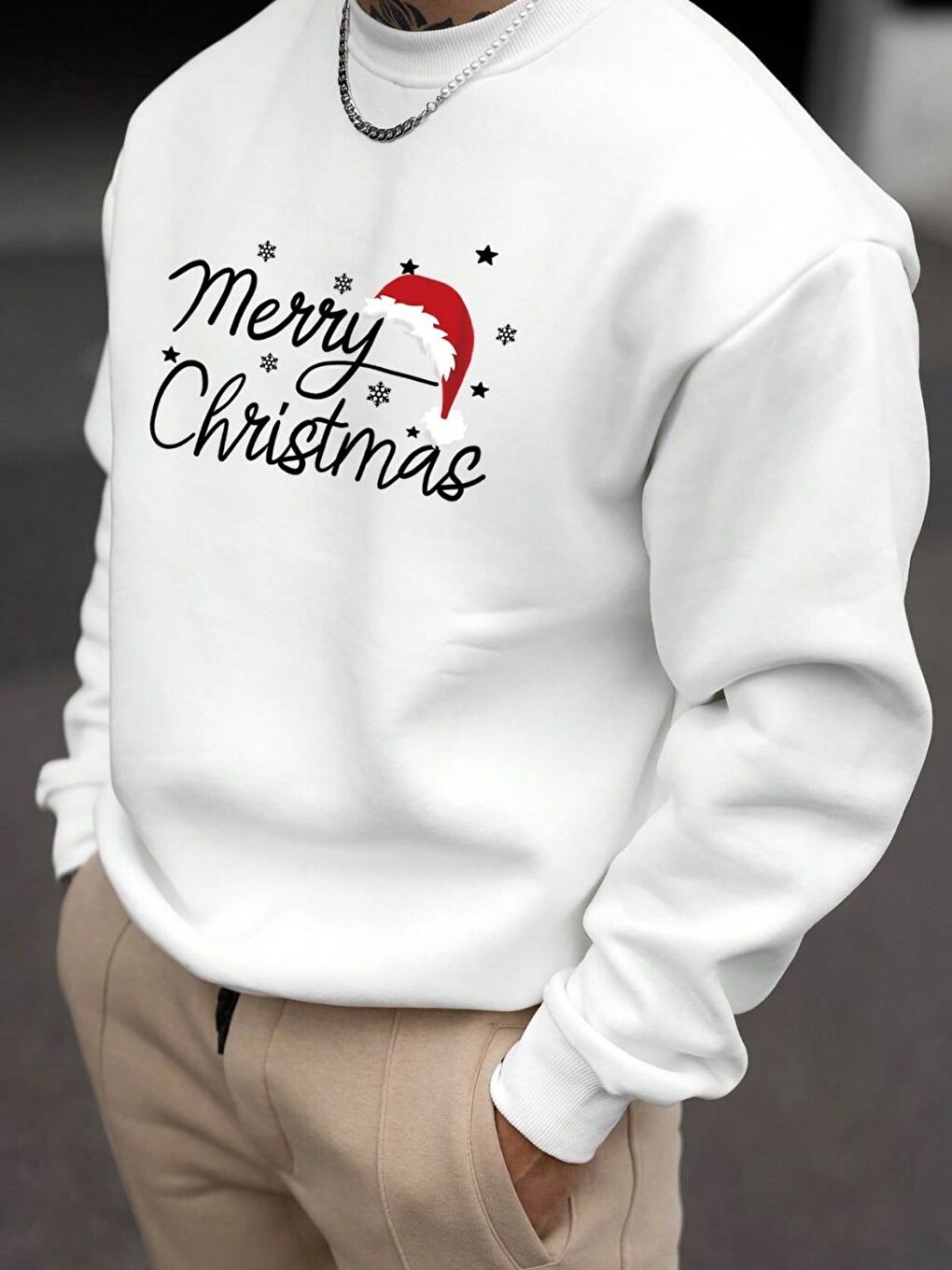 Beyaz Şapkalı Yılbaşı Temalı Bisiklet Yaka Sweatshirt