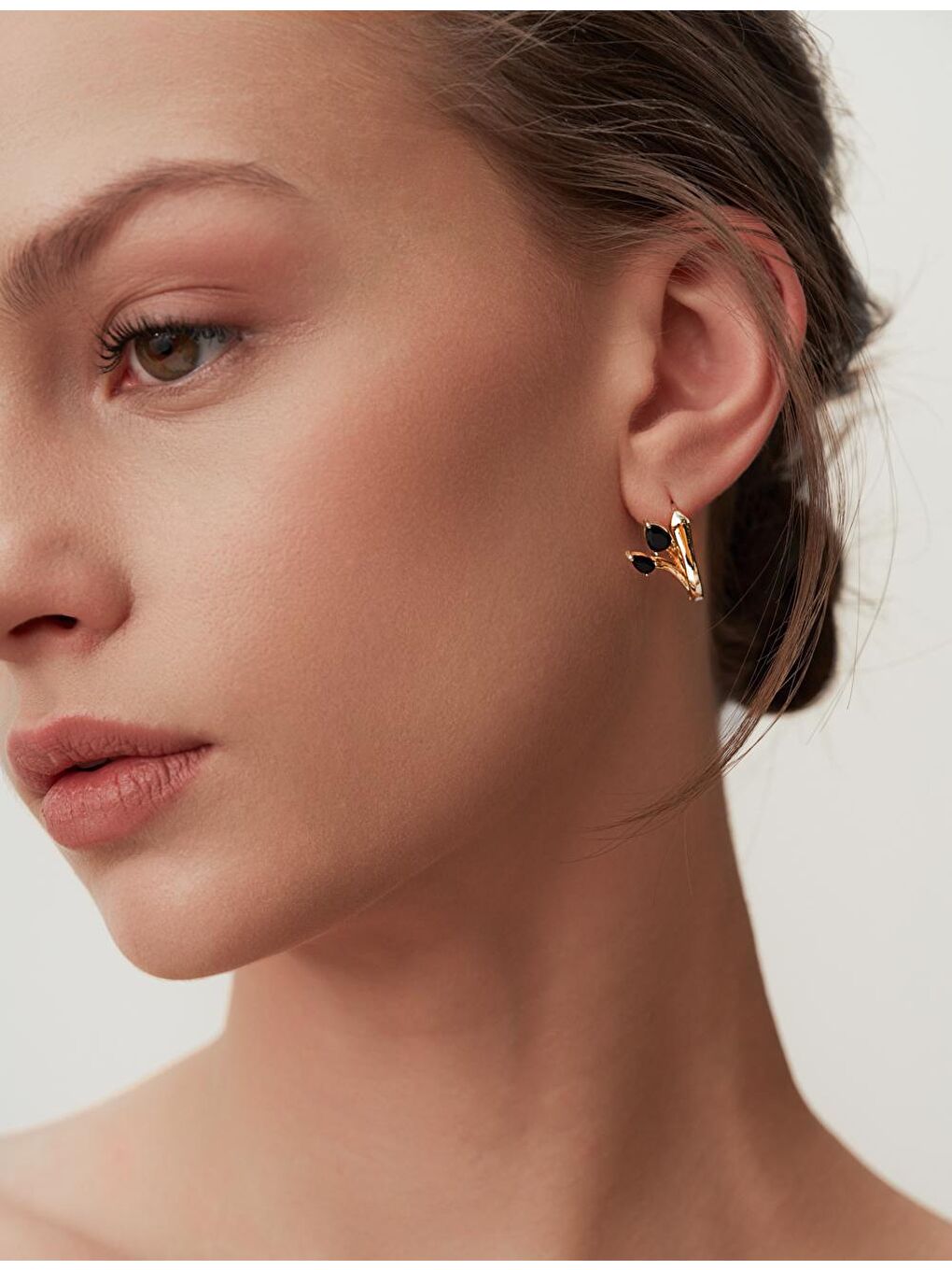 Sarı Altın Parlak Taşlı Zarif Küpe