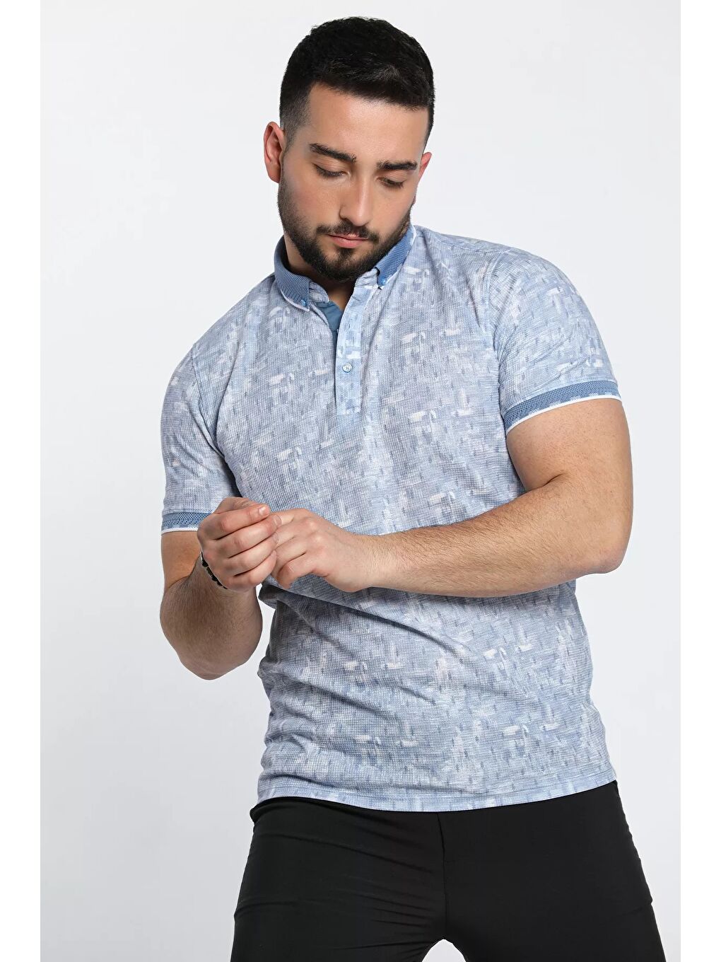 Mavi Polo Yaka Yarım Düğme Detaylı Desenli Erkek Tişört