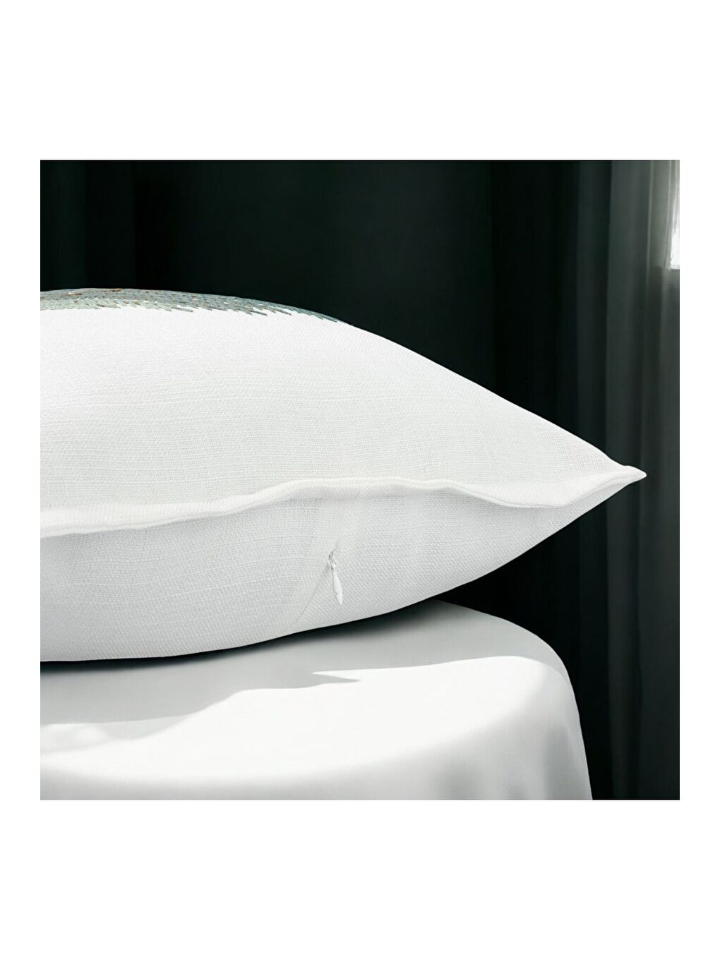 Yeşil Minimalist Desen El Nakışı Dekoratif Kırlent Kılıfı 43x43-1