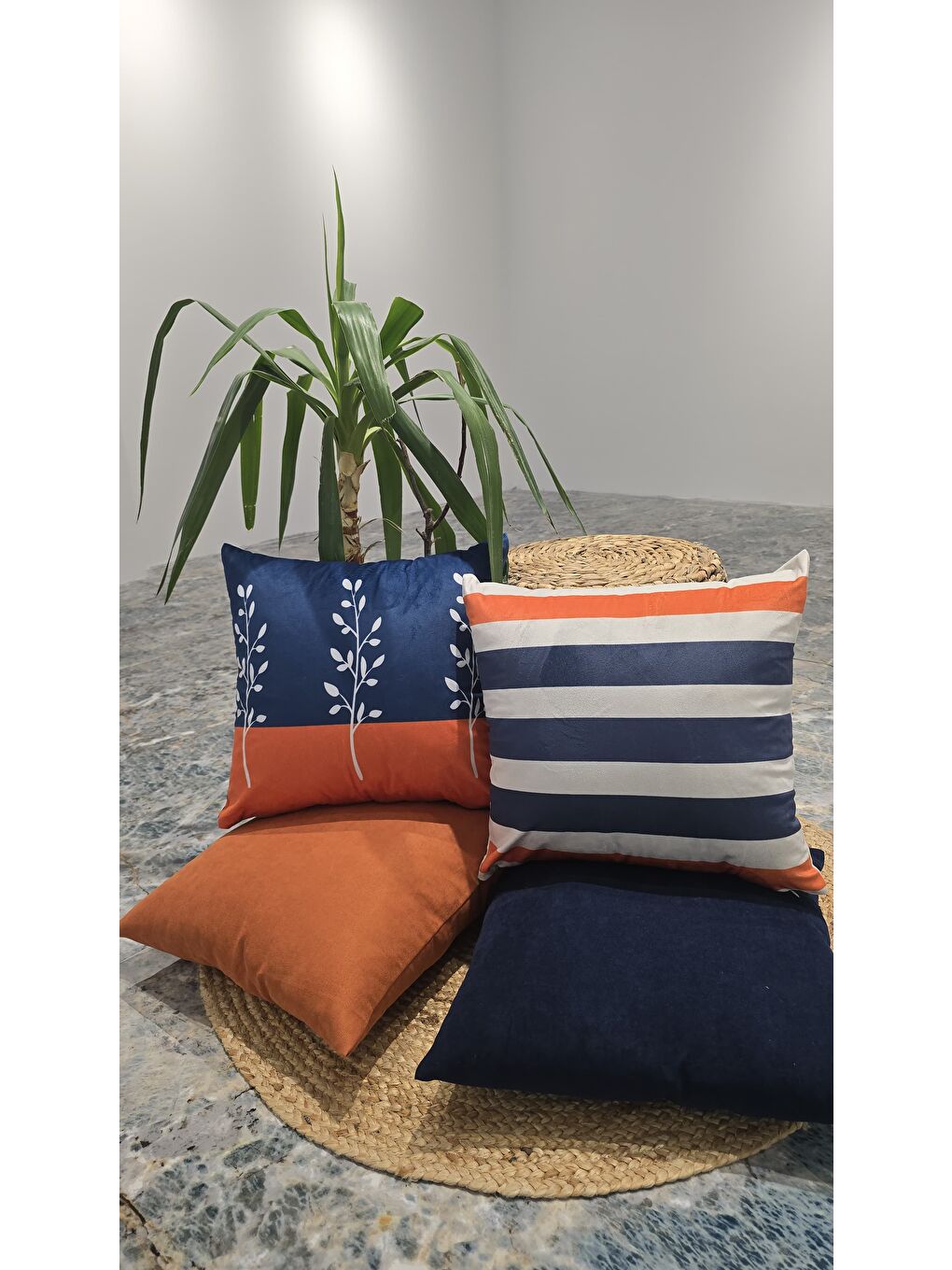 Lacivert Yaprak - Çizgi Desen 4 lü Modern  Dekoratif Kırlent Seti-3