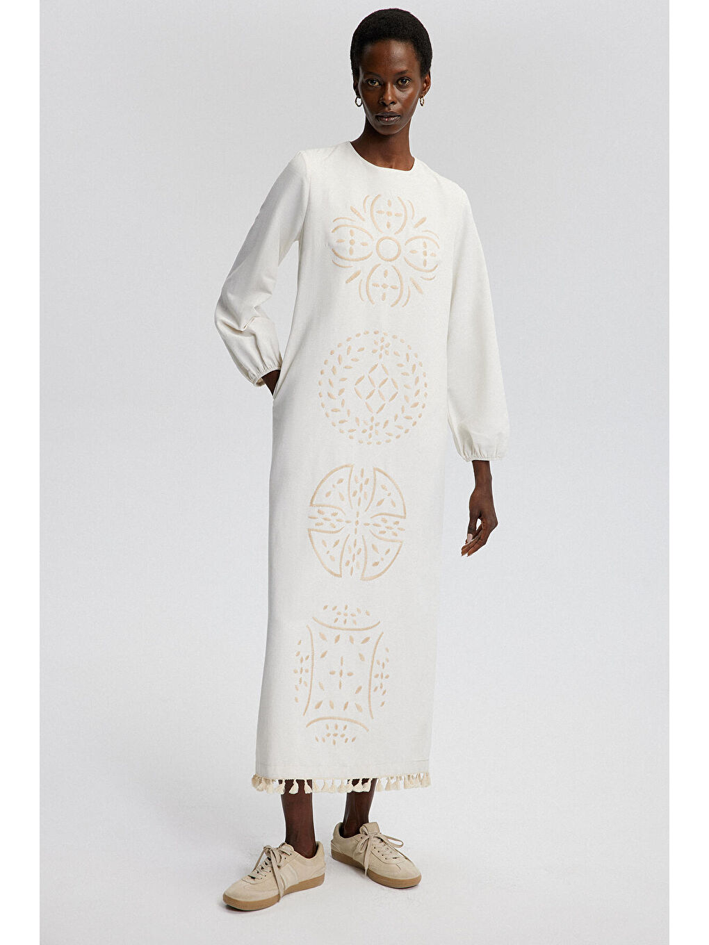 Ekru Keten Dokulu Nakışlı Elbise-4