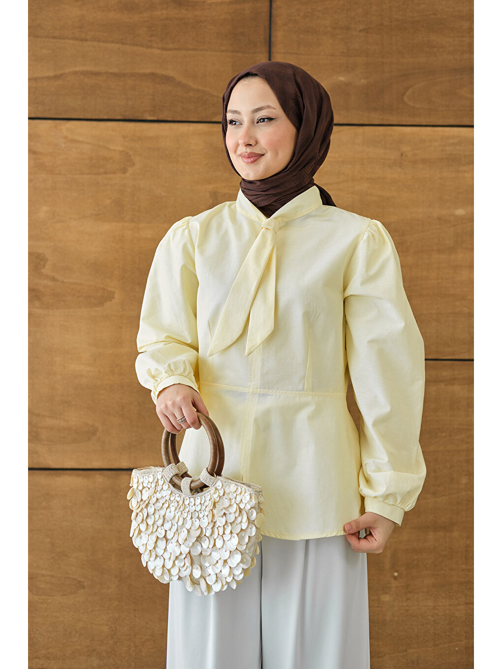 Kadın Fular Yaka Detaylı Kısa Gömlek Sarı-3