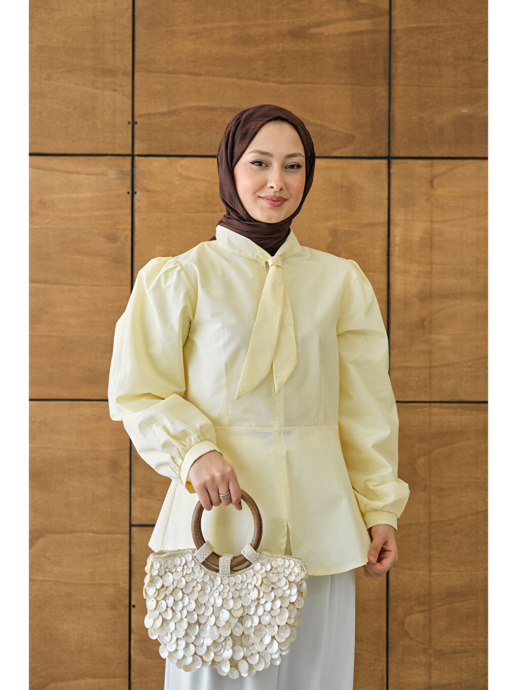 Kadın Fular Yaka Detaylı Kısa Gömlek Sarı-4