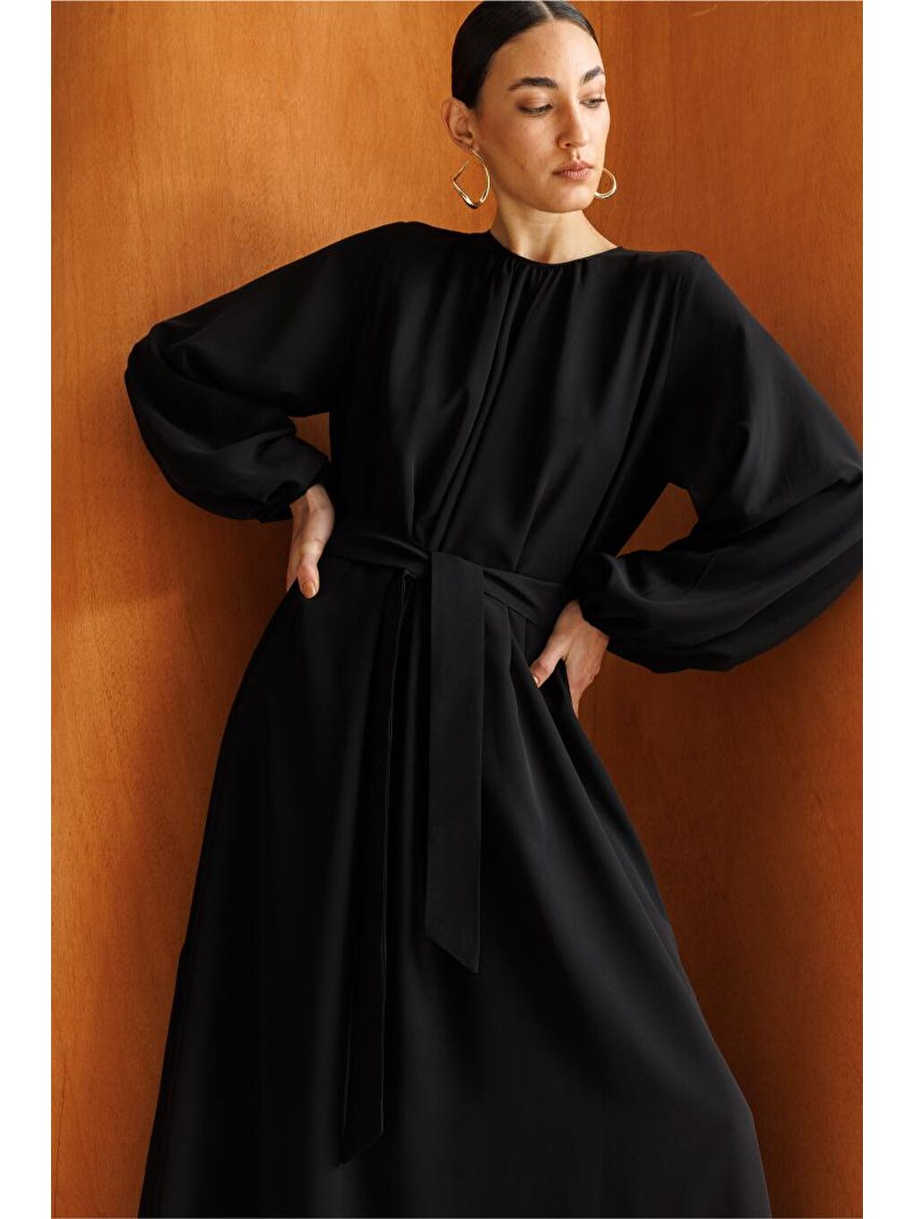 Balon Kollu Kuşaklı Siyah Maksi Şifon Elbise-1