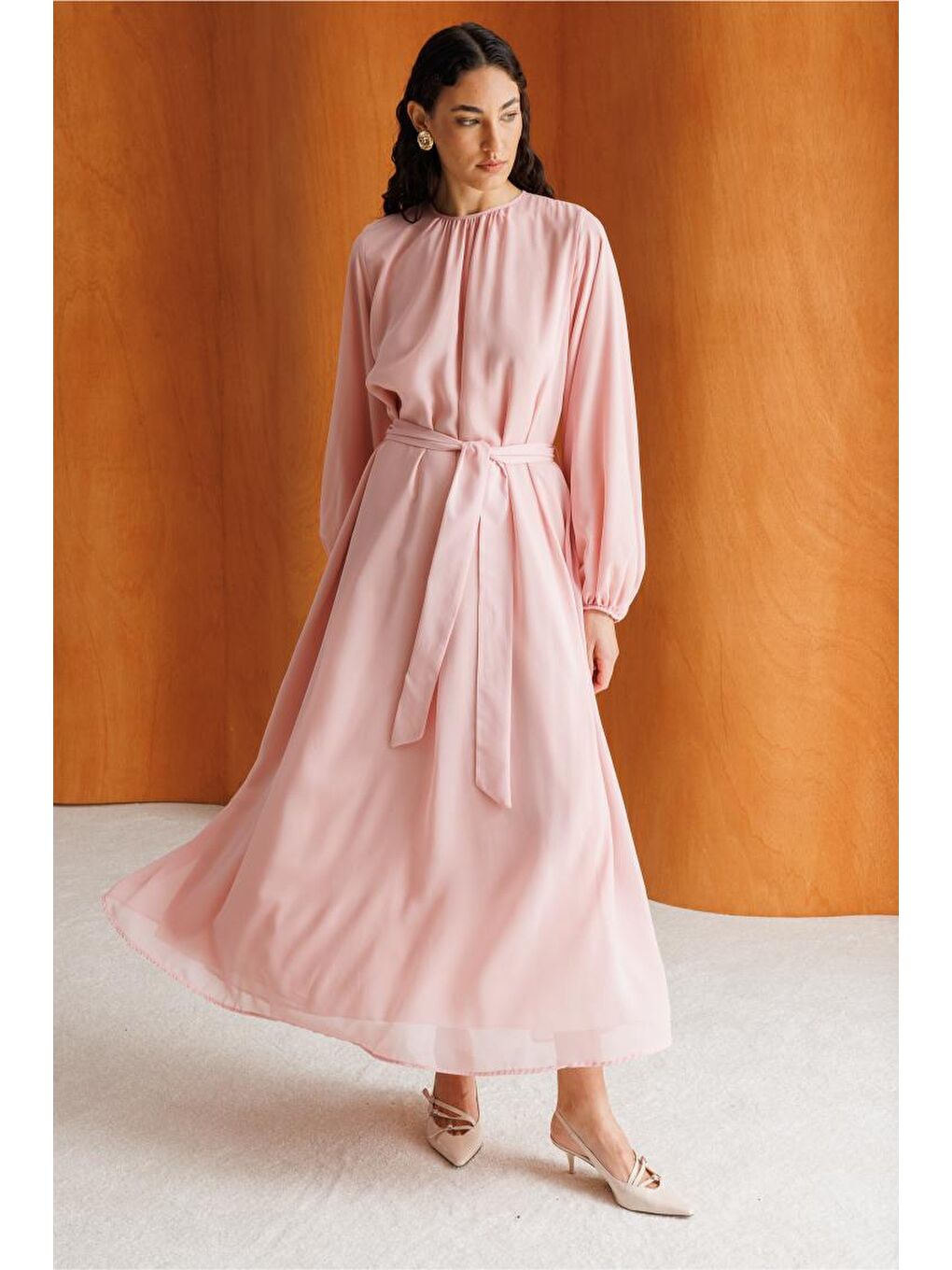 Pudra Balon Kollu Kuşaklı Pembe Maksi Şifon Elbise-2