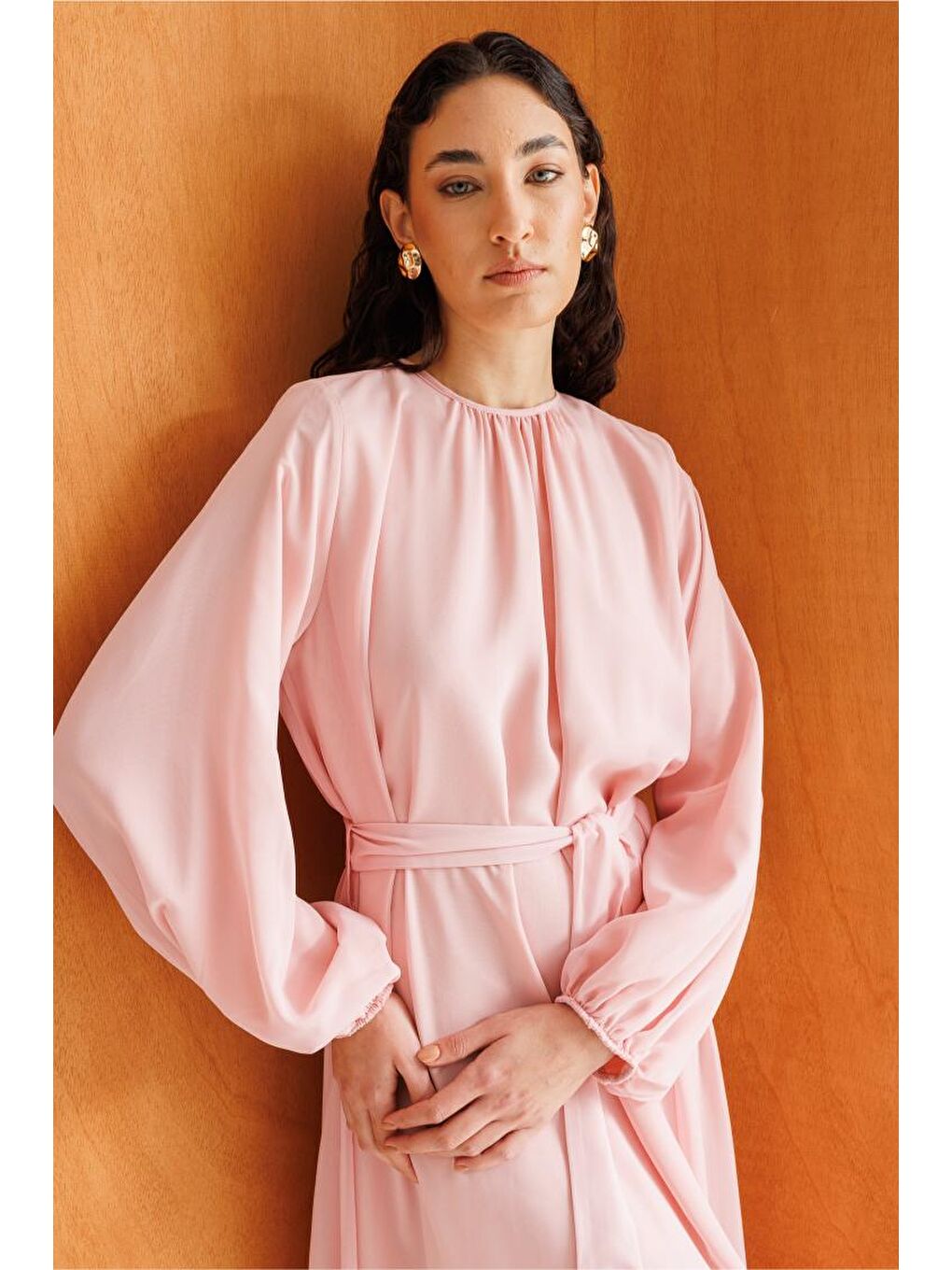 Pudra Balon Kollu Kuşaklı Pembe Maksi Şifon Elbise-3