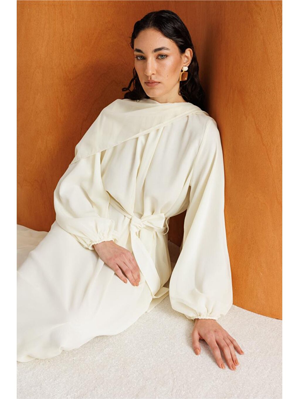 Balon Kollu Kuşaklı Ekru Maksi Şifon Elbise-3