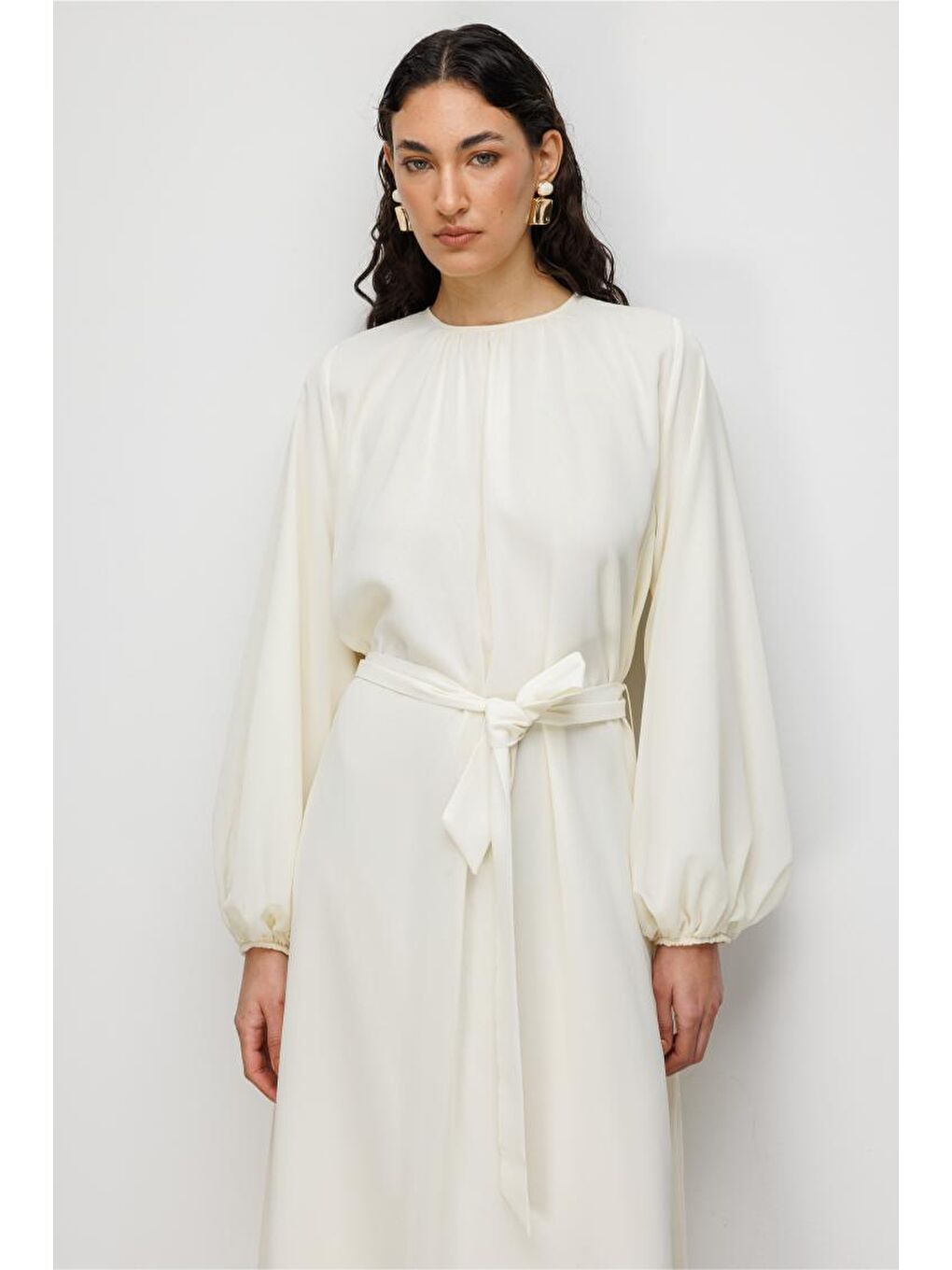 Balon Kollu Kuşaklı Ekru Maksi Şifon Elbise-4