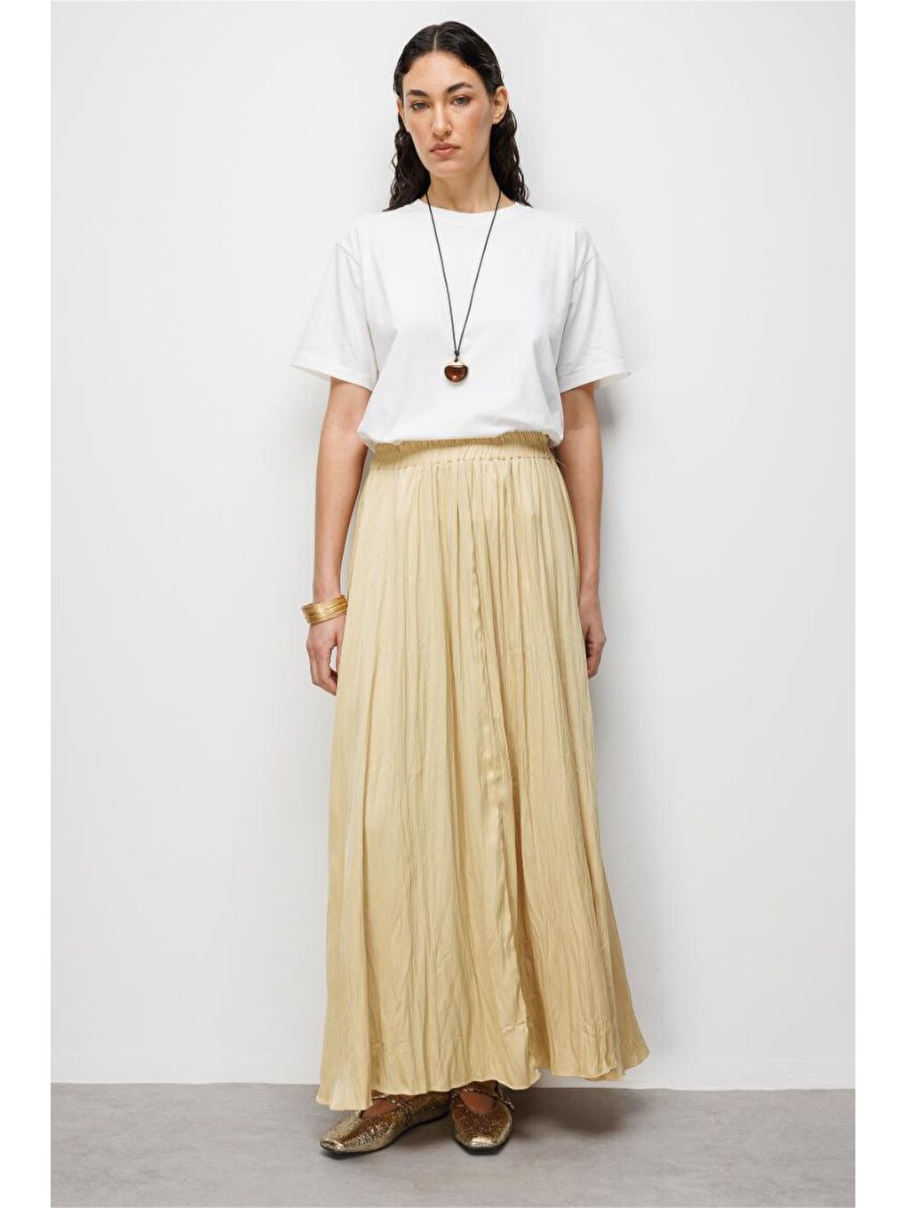 Sarı Kırışık Görünümlü Saten Maksi Etek