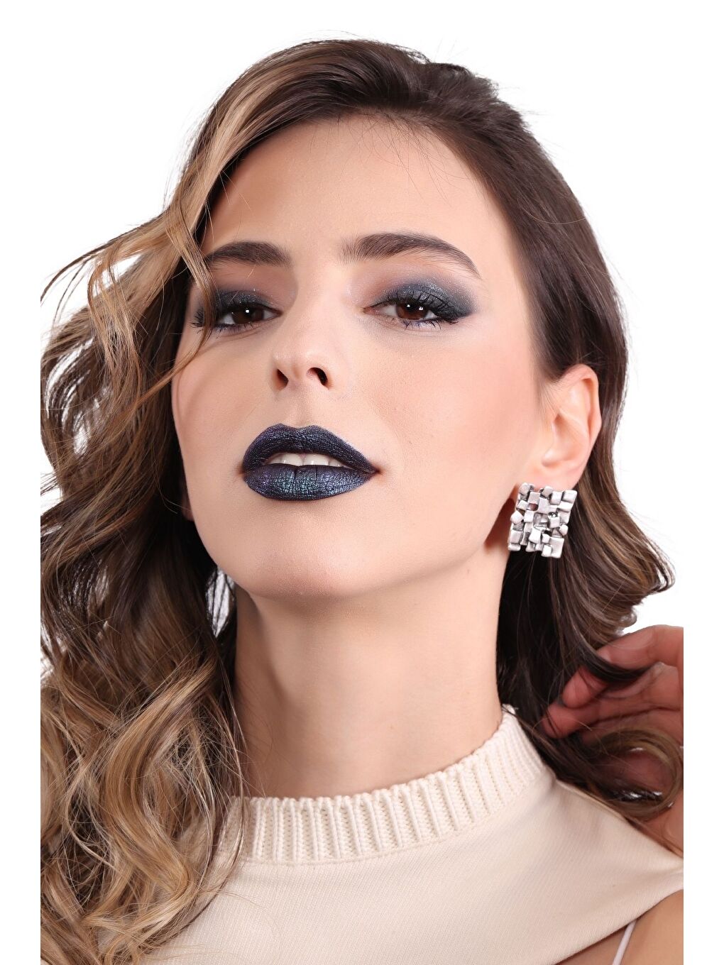 Gri Kadın Antik Gümüş Kaplama Çivili Model Kabartma Baskılı Küpe-3