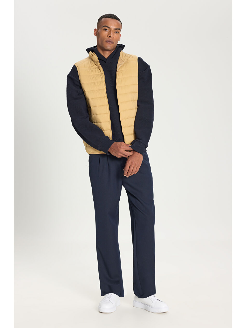 Erkek Sarı Rüzgar Geçirmez Taşınabilir Çantalı Sıcak Tutan Elyaf Dolgulu Ultra Hafif Standart Fit Şişme Yelek-1