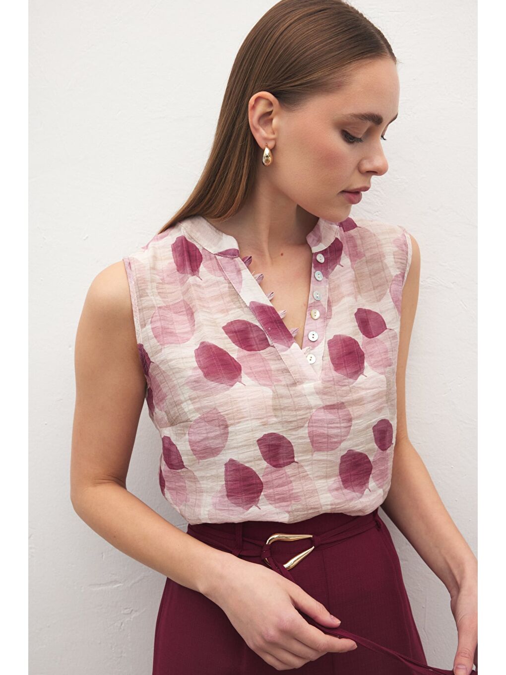 Kolsuz V Yaka Bluz - Mürdüm