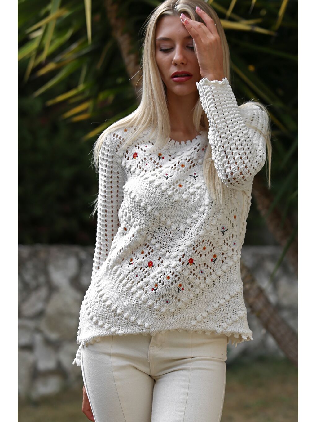 Ekru Yuvarlak Yaka Uzun Kol Nakışlı Triko Casual Kazak-4
