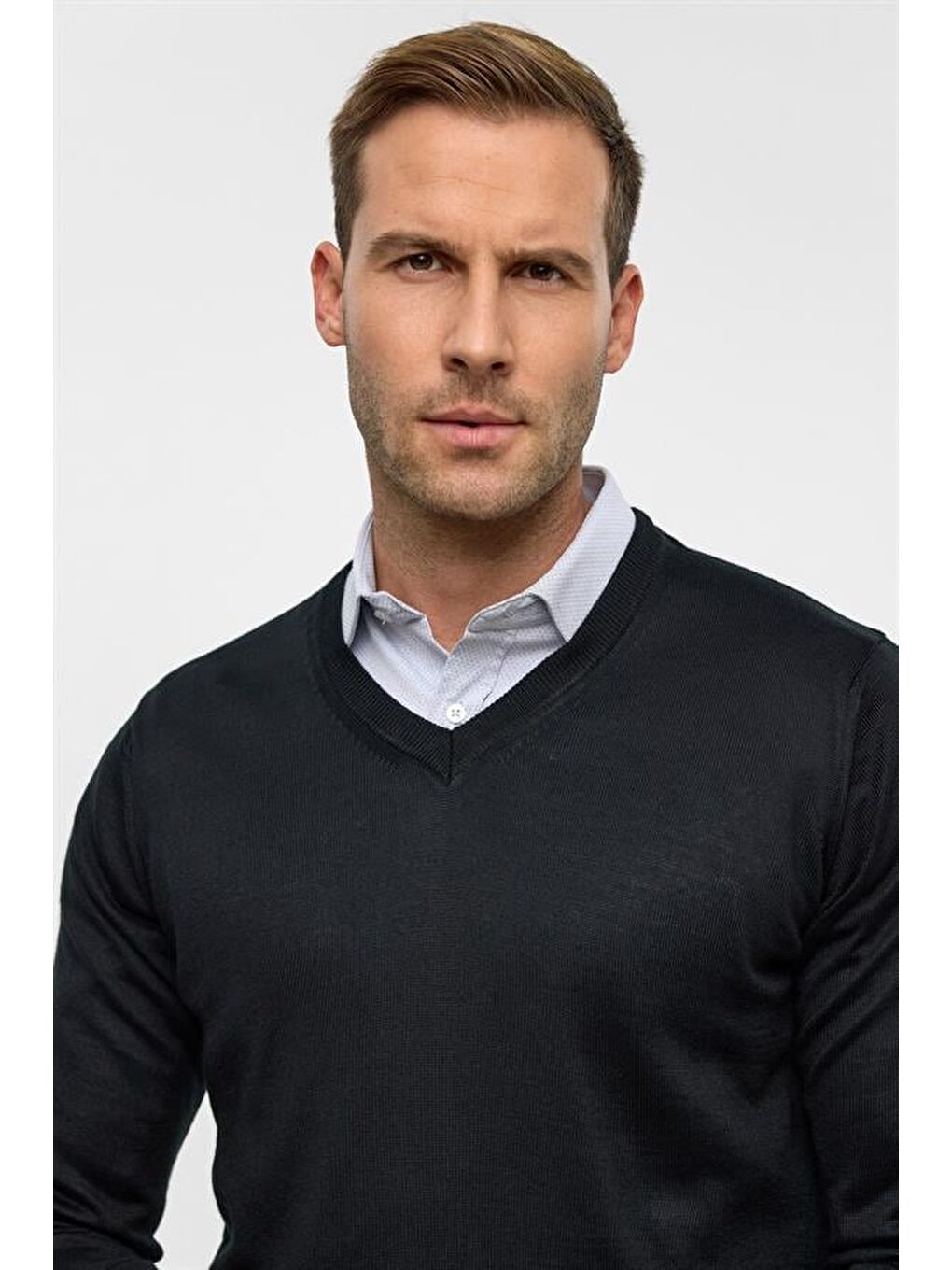 Siyah Regular Düz V Yaka Triko-2