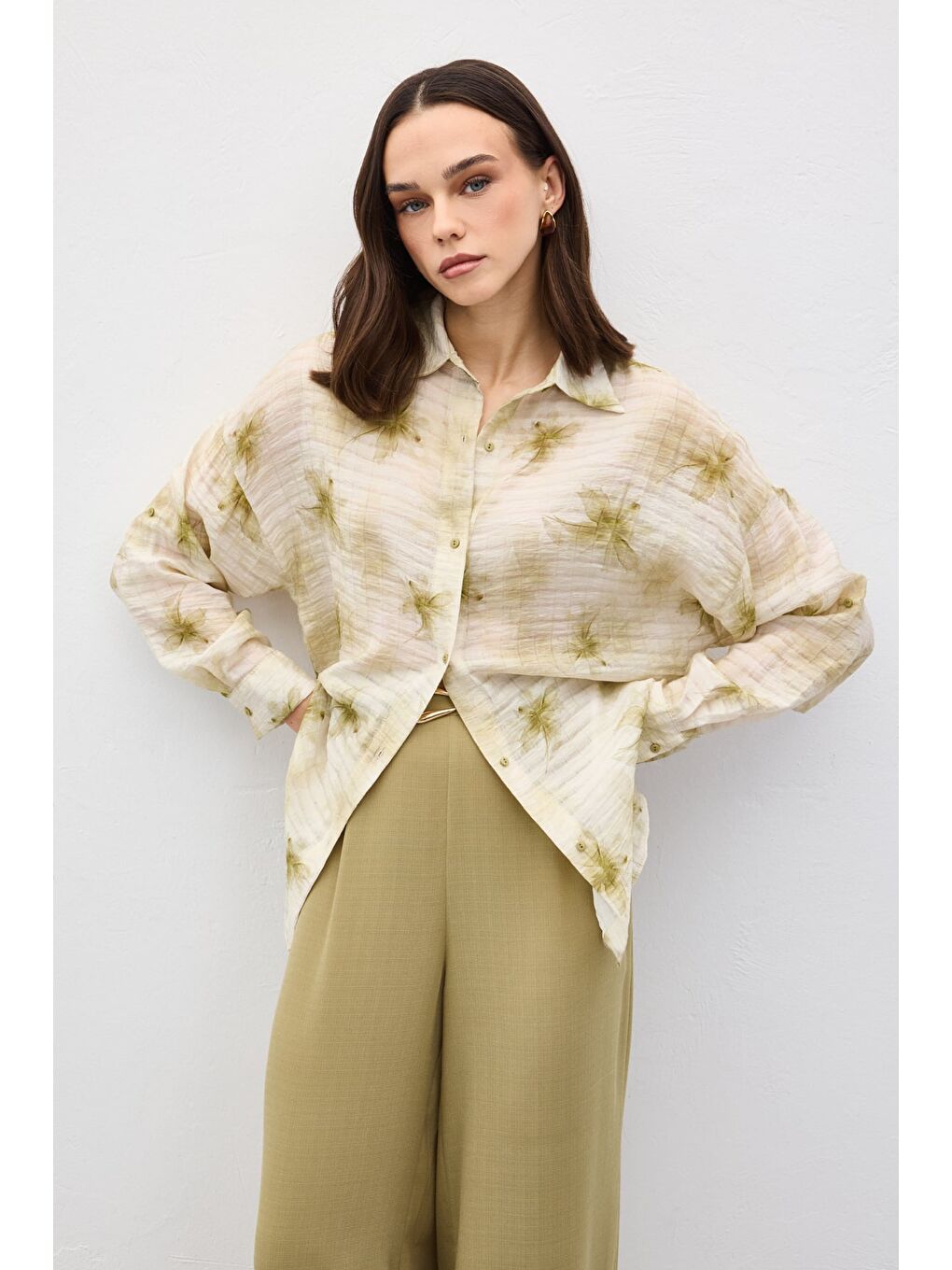 Kolu Katlamalı İnce Gömlek - Haki-1